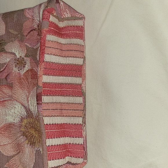 IOSIS PARIS Fine Linen Floral Pouch NWOT - Picture 3 of 4